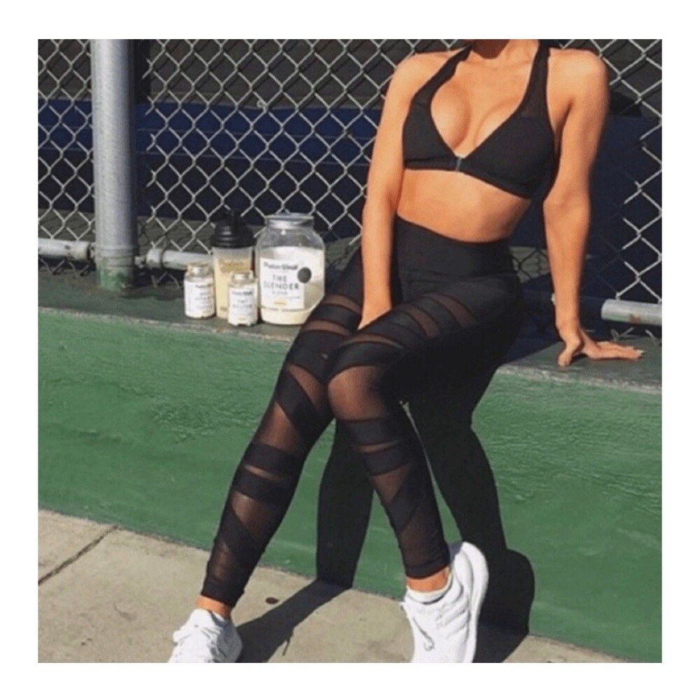 Lululemon size 6 Wunder Under Tech Mesh Luon 28" Black Mesh Tights leggings